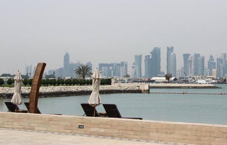 Doha vista do Sharq Village, hotel perto do aeroporto