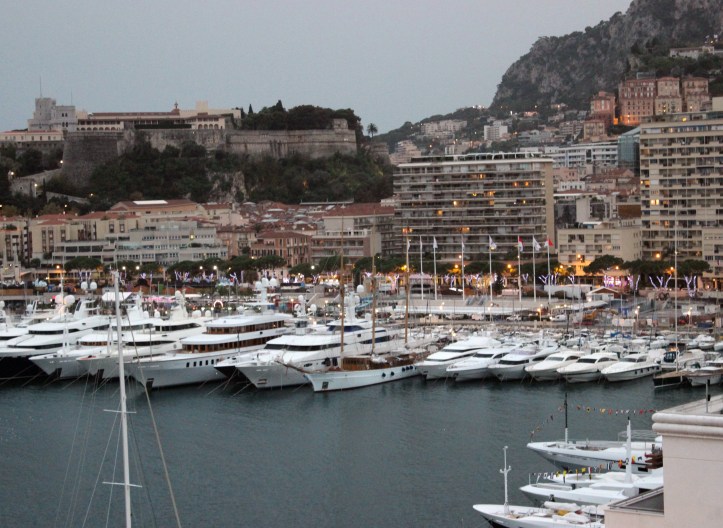 Iates na marina de Monte Carlo