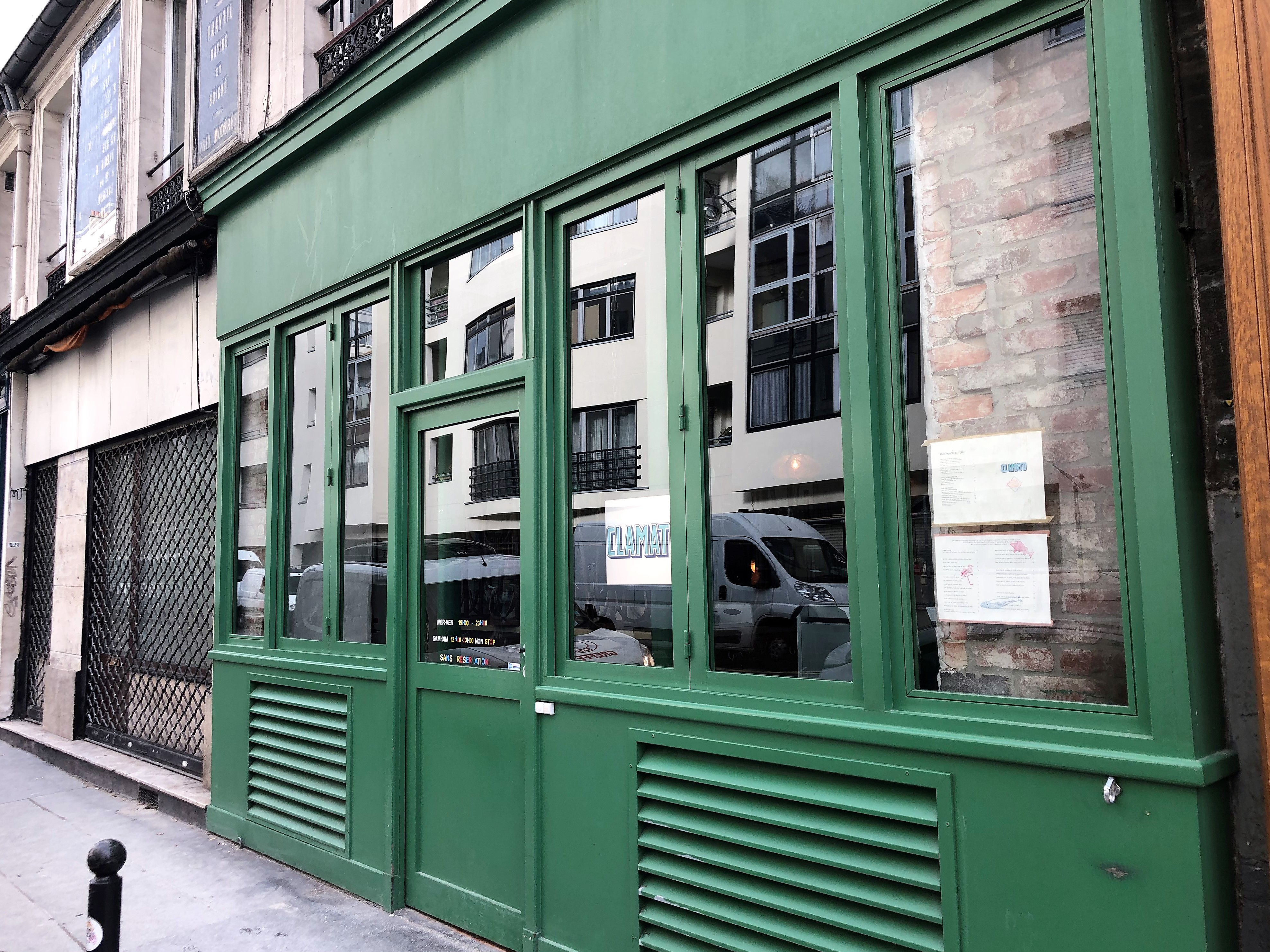 Clamato, restaurante do chef Bertrand Gébraut na Rue de Charonne