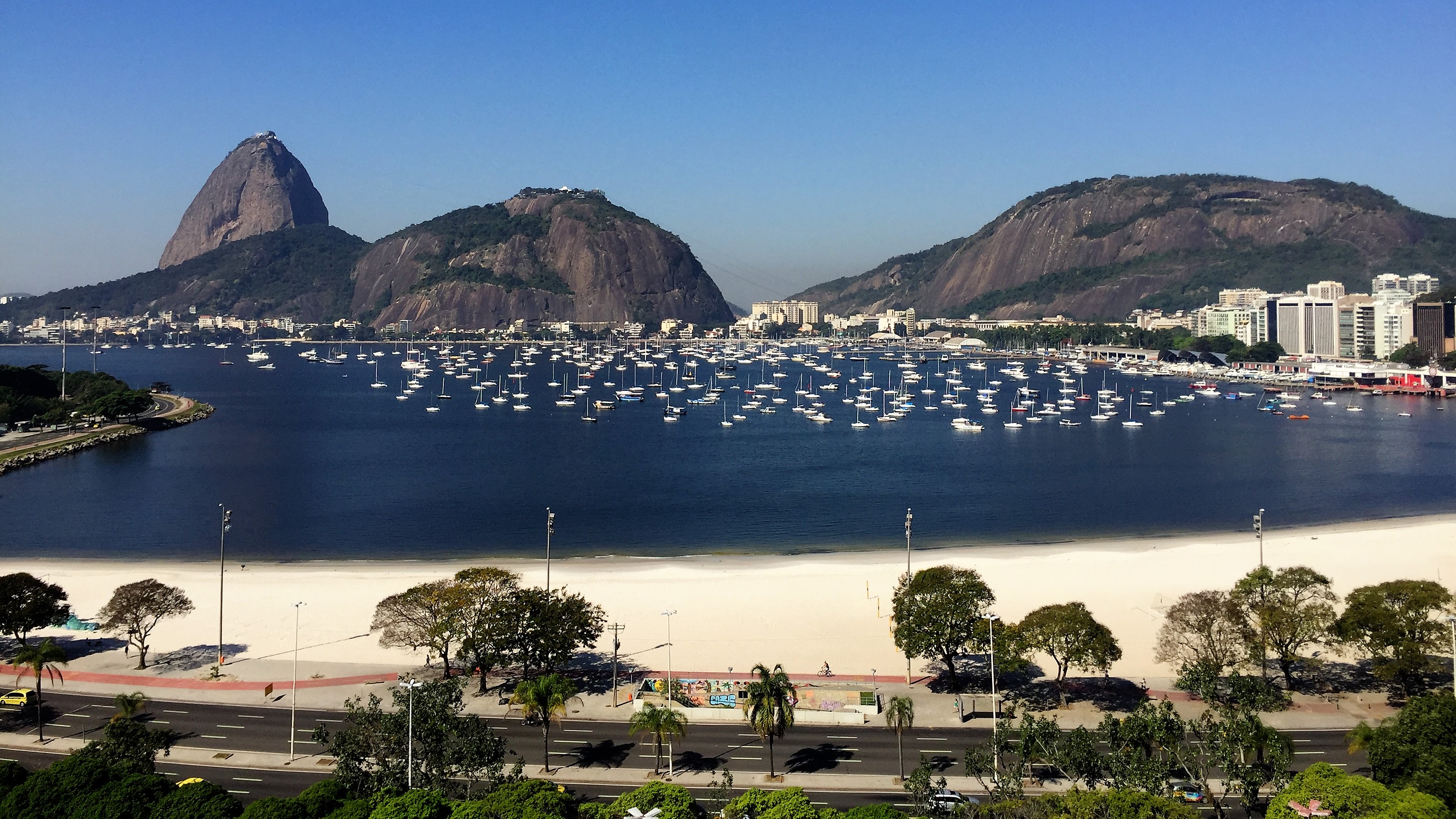 O Pão de Açúcar e a Baía de Guanabara vistos do hotel Yoo2 Rio de Janeiro